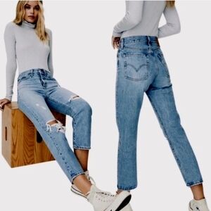 Levi's Wedgie Straight Button Fly Distressed Cropped Jeans 32 Waist